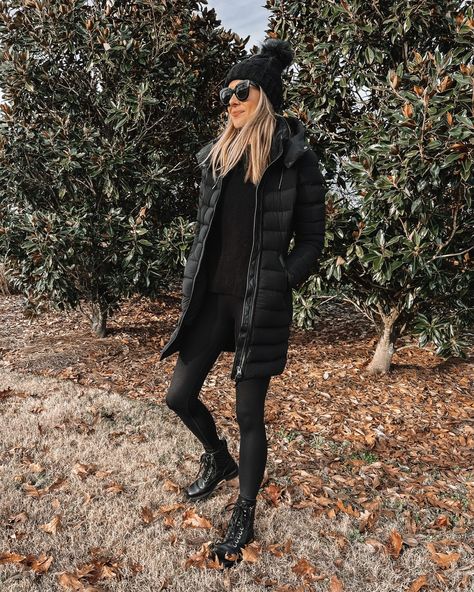 Fashion Jackson Wearing Mackage Black Puffer Coat Black Leggings Combat Boots Winter Outfit Combat Boots Winter Outfit, Leggings And Combat Boots, Puffer Coat Outfit, Combat Boot Outfit, Black Puffer Coat, Friday Outfit, Stylish Winter Outfits, Casual Chique, Amy Jackson