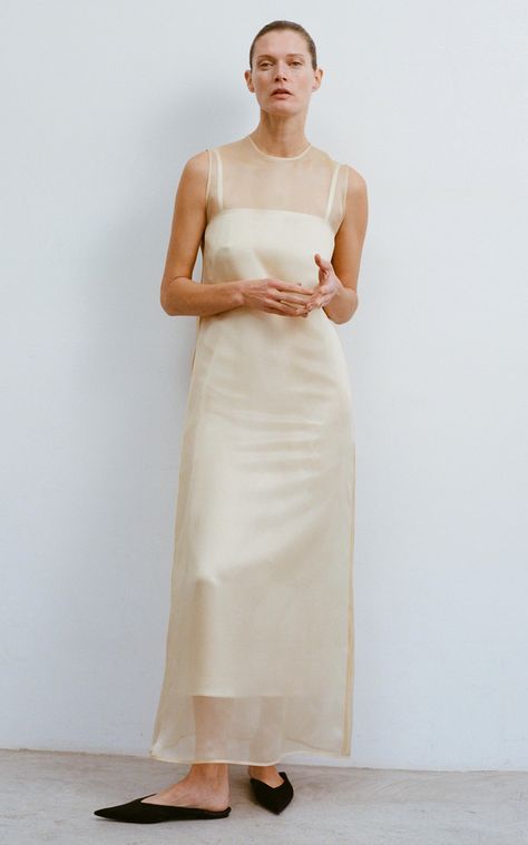 Women's Sophie Et Voila Pre Fall 2024 Collection | Moda Operandi Minimal Chic Outfits, Formal Winter Outfits, Minimal Dress, White Bridal Dresses, Basic Wear, Dress Drawing, Upcycled Fashion, Indian Designer Outfits, Ankara Styles