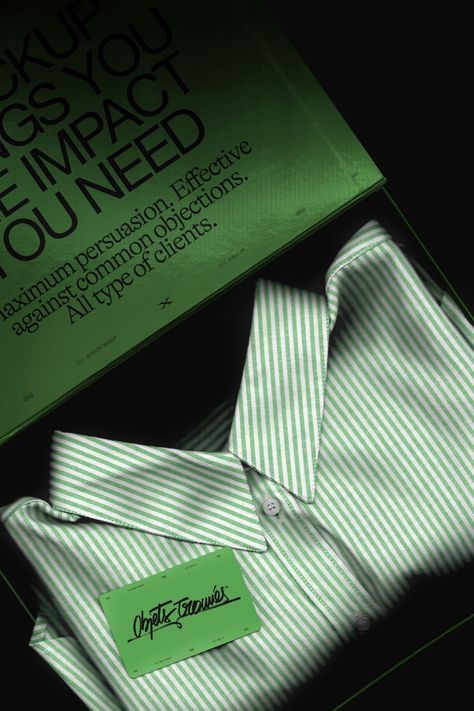 Elegant shirt packaging mockup with green striped shirt and tag, showcasing modern branding and typography design, perfect for graphics portfolio. Aesthetic mockup created by Bendito Mockup. This mockup belongs to the Objets Trouvés Collection, an homage to everyday objects with a selection of scanned ordinary items to showcase designs that are anything but ordinary. What's included: – Created for Adobe Photoshop – Dimensions – 4000px x 6000px / 300 dpi – Download file – 185,5MB Poly Bag Design Packaging, Small Brand Packaging, Cool Clothing Packaging, Brand Package Design, Apparel Packaging Ideas, Packaging Design Clothing, Jeans Packaging, Packages Aesthetic, Boxes Aesthetic