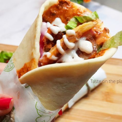 A wonderful feast in a wrap #noegg #noyeastbread #vegshawarma #streetfood #middleeasternfood Shawarma Recipe, No Yeast Bread, Recipe Vegetarian, Middle Eastern Recipes, Indian Style, Paneer, Hot Dog Buns, Easy Dinner Recipes, Yeast