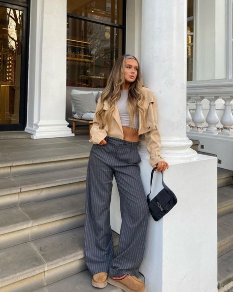 Pinstripe Pants Outfit, Boho Winter Outfits, Trench Beige, Festival Clothes, Outfit Festival, Iron Plate, Beige Outfit, Winter Outfit Inspiration, Penteado Cabelo Curto