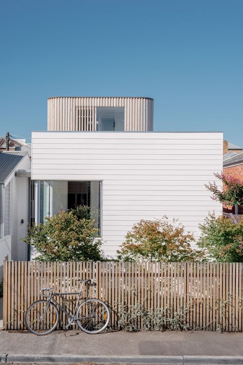 Melbourne Beach, Melbourne House, Beach Shack, Victorian Architecture, Hus Inspiration, Up House, Design Exterior, Modern Coastal, Fence Design