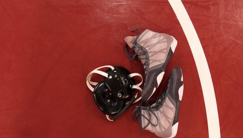 A years-old image showing a man pinning a female opponent during a high school wrestling match has resurfaced on Faceboo/> <meta name= Wrestling Aesthetic High School, Wrestling Aesthetic, Aesthetic High School, High School Wrestling, Texas High School, Student Athlete, Old Images, Drake, A Man