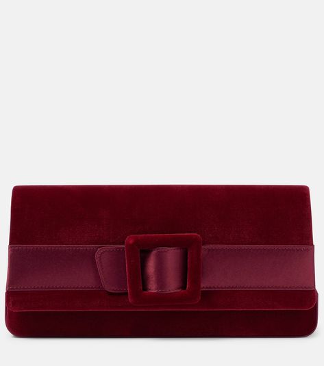 Maygot satin-trimmed velvet clutch in red - Manolo Blahnik | Mytheresa Manolo Blahnik Clutch, Manolo Blahnik Hangisi, Velvet Pumps, Velvet Clutch, Luxury Women, Manolo Blahnik, Chain Strap, Miu Miu, Givenchy