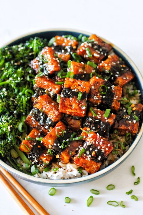 Tofu Seaweed, Best Teriyaki Sauce, Grilled Eel, Vegan Teriyaki, Sticky Sauce, Tofu Recipes Vegan, Teriyaki Tofu, Firm Tofu, Tofu Dishes