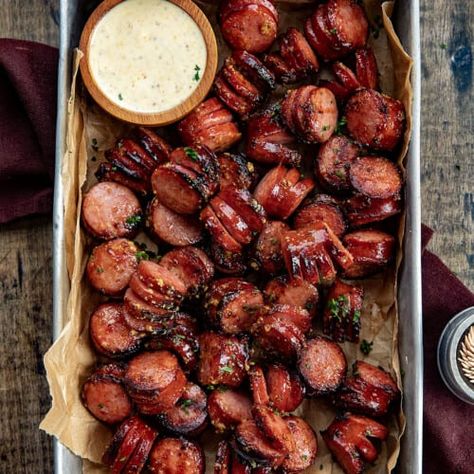 Elevated Bbq Food, Pizza Night Appetizers, Easy Nye Food, Nye Dinner Ideas, Elevated Thanksgiving, Hasselback Kielbasa, Kielbasa Appetizer, Hosting Food, Kielbasa Bites