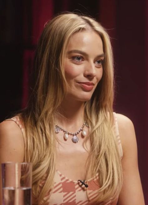 Margot Robbie Hair, Prettiest Women, Margot Robbie Style, Margot Robbie Harley, Hair Color And Cut, Margot Robbie, Perfect Hair, A Woman, Hair Cuts