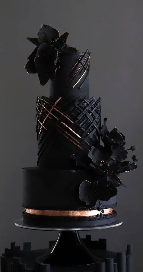 Black And Gold Cake, Black Wedding Cakes, Black Sugar, Wedding Black, Gold Cake, Think Food, Wedding Cake Inspiration, Take The Cake, A Wedding Dress