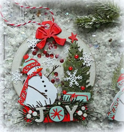 Tim Holtz Ornaments, Tim Holtz Christmas Ornaments, Snowglobe Card, Snowmen Cards, Monday Design, Tim Holtz Tags, Tim Holtz Crafts, Christmas Cutouts, Tim Holtz Dies