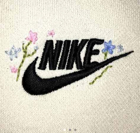 Nike Flower Embroidery, Nike Signs, Clothes Embroidery, Clothes Embroidery Diy, Embroidery Diy, Summery Nails, Crochet Fashion Patterns, Embroidery On Clothes, Cute Embroidery