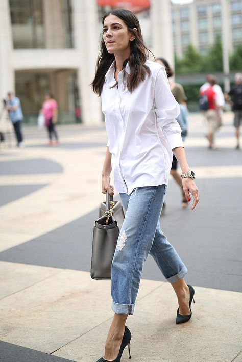 23 Unexpected Ways to Style Your Most Basic Button-Down: When it comes to fun style staples, a simple button-down doesn't exactly top the list. Untucked White Shirt Women, Leila Yavari Style, Untucked Shirts Women, Untucked Button Down Women, How To Style A White Button Down Shirt, Untucked Shirt Outfit, Untucked Shirt Women Work Outfits, Boyfriend Shirt Outfit How To Wear, Baggy White Shirt Outfit