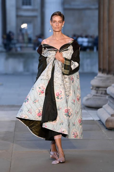 Erdem 2024, Strappy Gown, Stella Tennant, Erdem Moralioglu, Gwyneth Paltrow, Michelle Obama, 1950s Fashion, Spring 2024, London Fashion Week