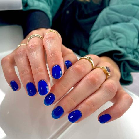 Best 2022 Short Nail Trends to Inspire You Blue Nail Trends, Short Nail Trends, Round Nail Designs, Short Round Nails, New Nail Trends, Casual Nails, Rose Nails, Short Nail, Blue Nail