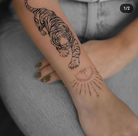 Lotus Hand Tattoo, Tattoo Ideas Hand, Job Tattoo, Tiger Forearm Tattoo, Tiger Hand Tattoo, Brand Tattoo, Tatuaje Cover Up, Maching Tattoos, Abstract Tattoo Ideas