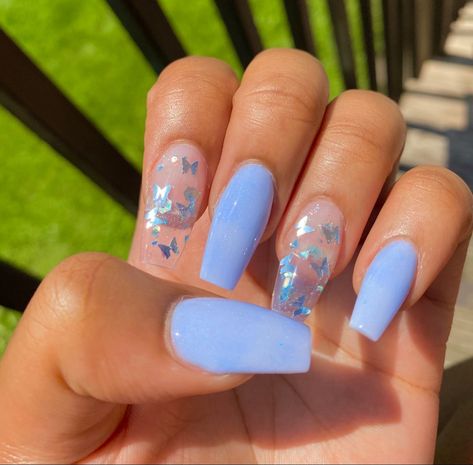 Nails With Butterfly Glitter, Middle Nails, Nail Art Designs For Beginners, Short Coffin Nails Designs, Uñas Aesthetic, Nail 2023, Easy Nail Art Designs, Luminous Nails, Violet Pastel