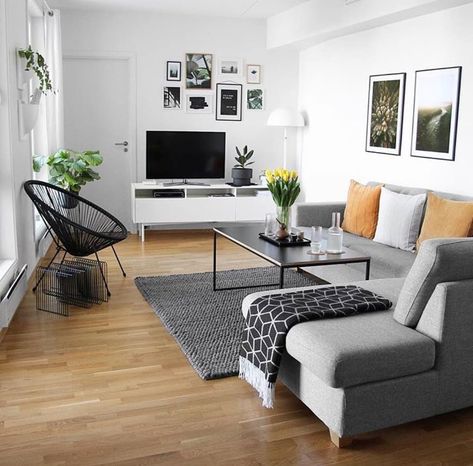 Decor Studio, Small Apartment Living Room, Small Living Room Decor, Living Room Decor Modern, Apartment Inspiration, Living Room Decor Apartment, Living Room Inspo, A Living Room, Apartment Living Room