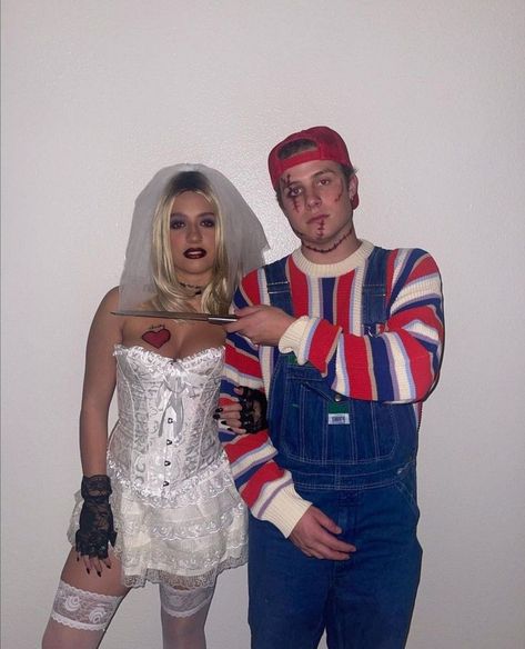 Chucky Couple Costume, Tiffany Costume, Bride Of Chucky Costume, Halloween Bride Costumes, Horror Halloween Costumes, Halloween Parejas, Classy Halloween Costumes, Best Friend Halloween Costumes, Bride Costume