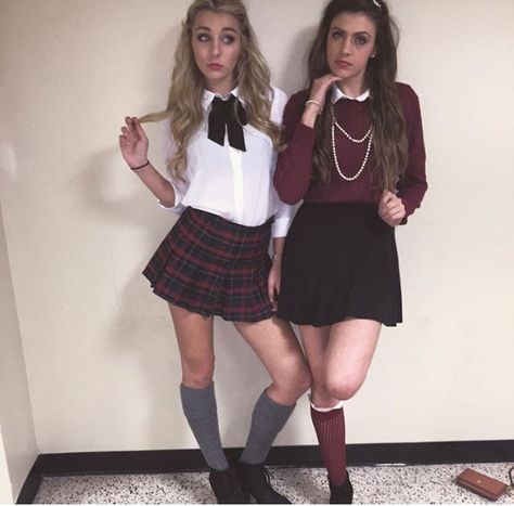 Serena and Blair costume! Blair Costume, Serena And Blair Costume, Serena And Blair, Best Friend Costumes, Nerd Costume, Blair And Serena, Friend Costumes, Homecoming Week, Classic Halloween Costumes