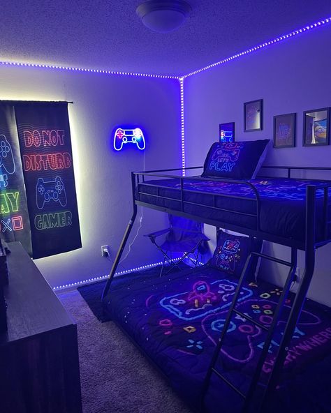 Game On Room Ideas, Gamer Room Bedroom Ideas, Boys Game Themed Bedroom, Game Room Theme Bedroom, Gamer Room For Boys, Boys Gaming Bedroom Ideas Small Room, Kids Gaming Bedroom Ideas Boys, Teen Boy Shared Room, Kids Video Game Room