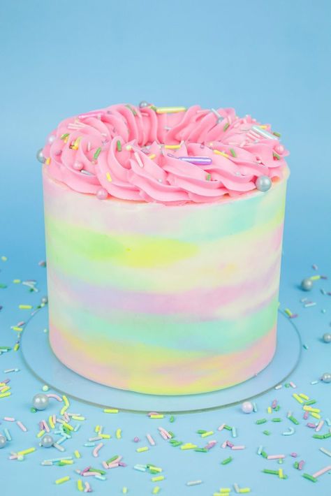 Easter Rainbow Cake, Easter Layer Cake, Pastel Colored Cake, Simple Pastel Cake, Easter Buttercream Cake, Pastel Cake Birthdays, Colorful Cakes Birthday, Spring Cakes Ideas, Spring Cake Flavors