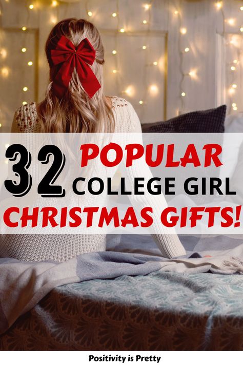 The perfect list of Christmas gifts for college girls. All the best Christmas gift ideas for the college girl in your life! Includes popular items to add to your college girl Christmas list. college girl Christmas gifts, college girl gifts, Christmas gift ideas, Christmas gift ideas for college girl, college girl gift ideas, college girl Christmas list #christmas #college Christmas Gifts For College Daughter, Christmas Gifts For Boyfriends Mom, Gifts For College Girl, College Girl Christmas Gifts, Gifts For Best Friends Christmas, College Guy Gifts, 20s Christmas, Gifts For Sister Christmas, Christmas Gifts For College Students