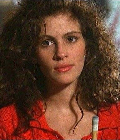 A very early movie. "Mystic Pizza" or earlier  When she was part of an all-girl rock band. Julia Roberts Mystic Pizza Hair, Mystic Pizza Julia Roberts, Mystic Pizza Aesthetic, Julia Roberts Mystic Pizza, Julia Roberts Style, Mystic Pizza, Angelic Beauty, 1990s Films, Pretty Brown Eyes