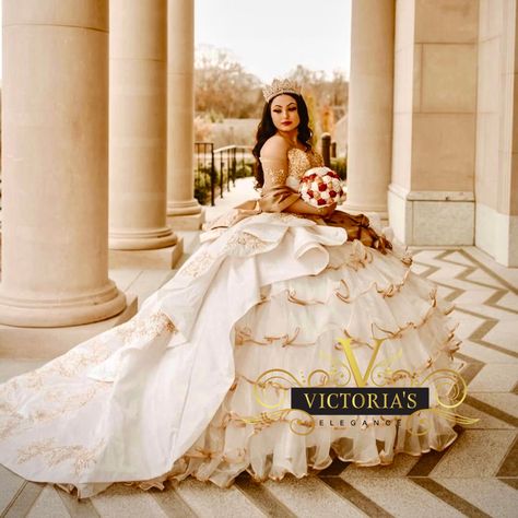 White And Gold Charro Quince Dress, White Charro Quinceanera Dresses, Charo Quinceanera Dresses, Quince Charro, Forest Quinceanera, Light Blue Quinceanera Dresses, Champagne Quince, Charro Outfit, Vestido Charro