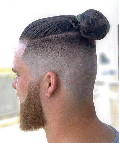 Man Bun With Fade, Shaved Side Haircut, Mens Ponytail Hairstyles, Man Bun Haircut, Long Hair Shaved Sides, Haircut Man, Man Bun Styles, Side Haircut, Mens Modern Hairstyles