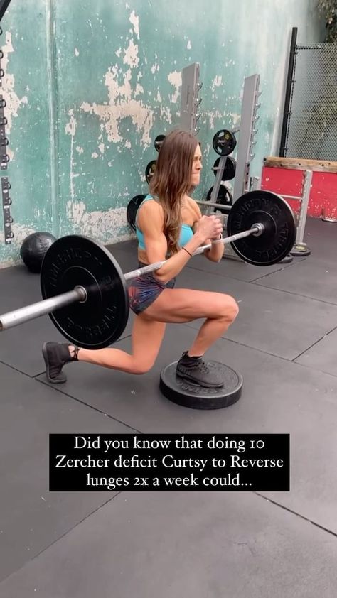 Elizabeth Aylor on Instagram: “LISTEN UP 🎤 The BEST Exercise Your NOT Doing🤯 Zercher lunges are one of my favorite exercises to demolish your legs and core👇🏼 Zercher…” Zercher Squat Exercise, Zercher Squat, Glute Activation, Best Exercise, Squat Workout, Reverse Lunges, Core Training, Leg Day, Core Strength