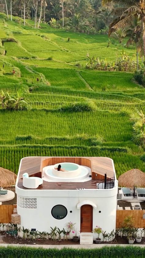 Alila Villas Uluwatu, Hut House, Luxury Beach House, Summer Luxury, Latest House Designs, Cottage Exterior, Sims Building, Bali Hotels, Rice Fields