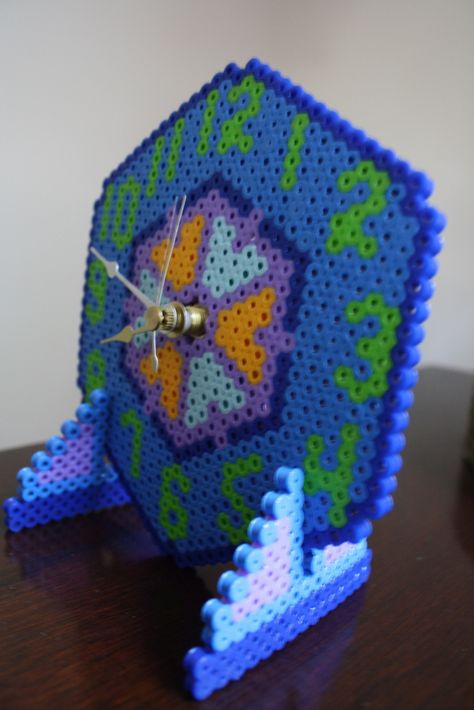 Perler Bead Clock Make A Mirror, Melt Beads, Make A Clock, Clock Flower, 3d Perler Bead, Fuse Bead Patterns, Craft Beads, Perler Crafts, Diy Perler Bead Crafts