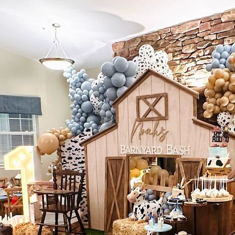 Josefina Morales 🌸 ( NYC ) on Instagram: "🐮𝓝𝓸𝓪𝓱🐴 Turns 1 . Thank you @meliuskamarie for trusting us with your special date 💙 . . Cake 🎂@melyscake35 Delivery 🚚 @conveyance_nyc Sketch ✍️ @convey_nyc . . #barn#farm#kids#party#ny#upstatenewyork#kidaparty#eventplanner#loveit#events" Blue Barnyard Party, Farm Kids Party, Barn Themed Birthday Party, Nyc Sketch, Barn Birthday Party, Barn Backdrop, 1st Rodeo, Barnyard Birthday Party, Rodeo Party