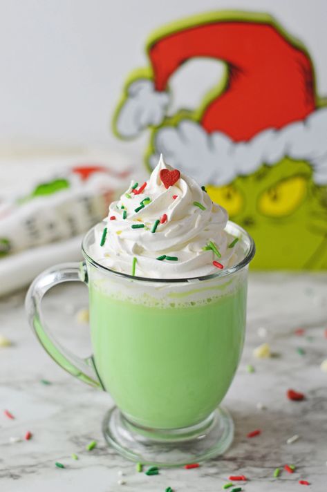 Grinch Hot Chocolate, Peppermint Hot Chocolate Recipe, Gluten Free Christmas Recipes, Easy Gluten Free Recipes, Melted White Chocolate, Hot Chocolate Milk, Gluten Free Gingerbread, Peppermint White, Holiday Baking Recipes