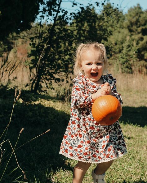 Pumpkins, smiles, and so much love! The Chapman family brought all the autumn vibes to Farmer Bob’s 🎃🌾. It’s always a joy capturing real moments like these with such an amazing family! • • • #saultstemariephotographer #saultstemarie #farmerbobs #familyphotography #fallfamilyphotos #northernontario Sault Ste Marie, Bob S, Fall Family Photos, Autumn Vibes, So Much Love, Fall Vibes, Farmers Market, Family Photography, Pumpkins