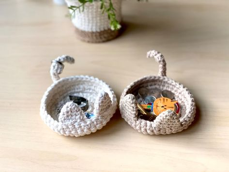 Cat Ring Dish, Crochet Rings, Cozy Crochet Patterns, Crochet Cat Pattern, Cat Amigurumi, Crochet Shop, Cat Ring, Crochet For Home, Basic Crochet Stitches