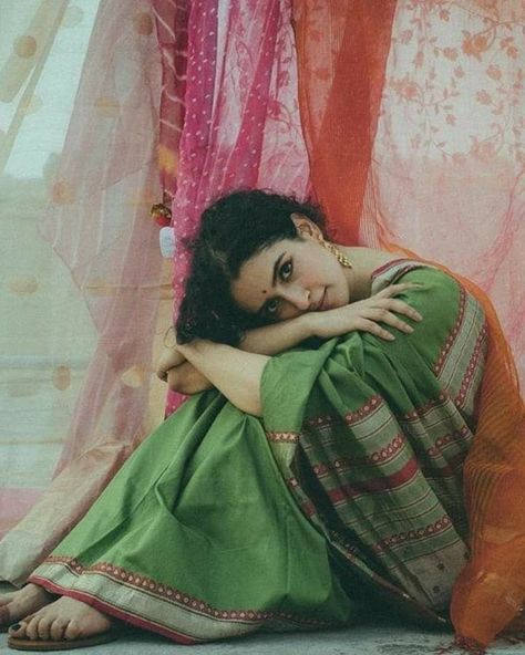 Saree Pose, Vintage Photography Women, Sanya Malhotra, Beautiful Photoshoot Ideas, Saree Poses, Vintage Photoshoot, Portrait Photography Women, Self Portrait Photography, Self Portrait Poses