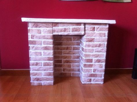 caminetto di cartone per Natale Faux Mantel, Santas Grotto, Fake Fire, Cardboard Fireplace, Christmas Nostalgia, Cardboard Christmas, Fireplace Mantles, Ugly Christmas Shirts, Christmas Float