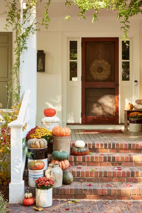 Porch Fall Decorating Ideas, Diy Outdoor Halloween Decorations, Spooky Outdoor Halloween Decor, Vintage Crocks, Fall Porches, Holiday Entertaining Food, Brick Steps, Outdoor Halloween Decorations, Halloween Diy Outdoor