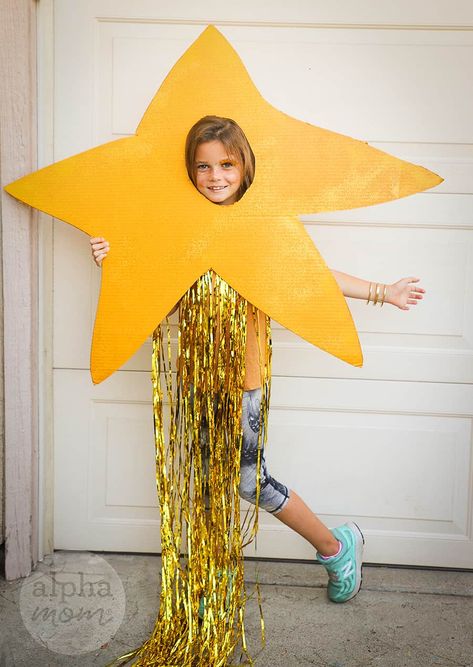 Shooting Star Kids' Halloween Costume (Easy Cardboard DIY) by Brenda Ponnay for @alphamom Star Toddler Costume, Diy Space Costume Kids, Space Dress Up, Space Diy Costume, Sun Costume For Kids, Space Costume Kids, Star Costume Diy, Star Costume Women, Cardboard Costumes Diy