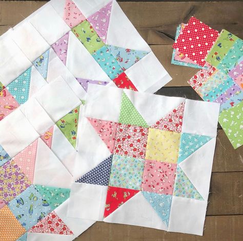 Free pattern: 30s Stars Quilt 4 Patch Quilt, Quilting Digest, Quilt Blocks Easy, Stars Quilt, Scrappy Quilt Patterns, Classic Quilts, Cute Fabric, Scrap Quilt Patterns, Cute Quilts