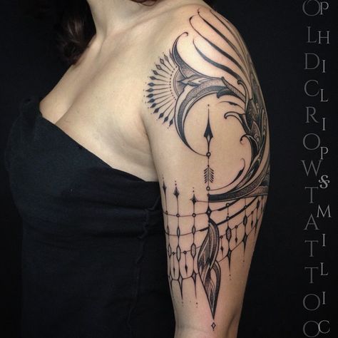 See this Instagram photo by @pmtattoos • 1,311 likes Old Crow Tattoo, Arm Tattoo Ideas, Filler Tattoo, Girl Shoulder Tattoos, Night In London, Tattoo Techniques, Crow Tattoo, Samoan Tattoo, Geniale Tattoos