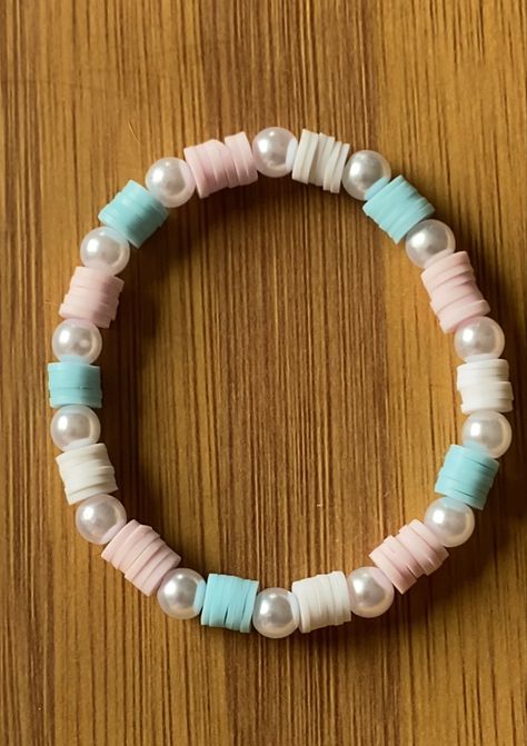 Heishi Jewelry, Make Clay Beads, Clay Bead Necklace, Preppy Bracelets, Bracelet Stand, Preppy Jewelry, Clay Bracelet, Diy Bracelet Designs, Beads Bracelet Design