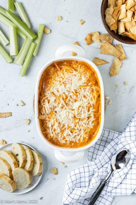 this exceptionally creamy and cheesy Dairy-Free Buffalo Chicken Dip requires just 13 easy-to-find ingredients and is ready in about 30 minutes. perfect for game-day celebrations and cool weather potlucks! Dairy Free Buffalo Chicken, Keto Dip, Healthy Buffalo Chicken Dip, Vegan Cheddar Cheese, Chicken Dip Recipe, Buffalo Chicken Dip Recipe, Vegan Cheddar, Vegan Mozzarella, Healthy Buffalo Chicken