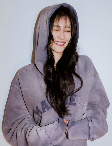 Seo Ye Ji Girlfriend Material, Yeaji Seo, Seo Yeaji, Seo Yeji, Ye Ji, Seo Ye-ji, Photos For Profile Picture, Cute Selfies Poses, Asian Beauty