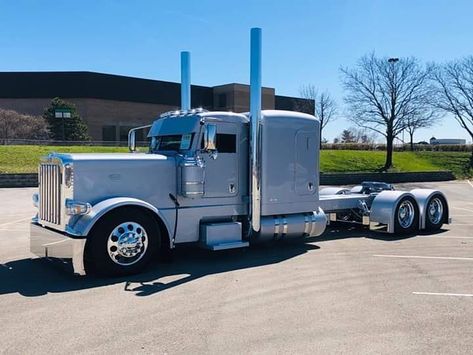 Texas Big Rigs on Instagram: “🔥🔥@reddirtdieselpower #largecar#bigrig #truckporn #peterbilt #389 #texas” Peterbilt 389, Dream Trucks, Custom Pickup Trucks, Custom Big Rigs, Peterbilt 379, Show Trucks, Truck Stuff, Kenworth Trucks, Peterbilt Trucks