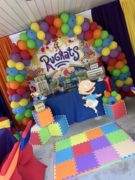 1st Birthday Cartoon Themes, Rugrats Balloon Arch, Rugrats Nursery Theme, Rugrats Nursery, Rug Rats Baby Shower, Rugrats First Birthday Party, Rug Rats Birthday Party, Rug Rats Baby Shower Theme, Rugrats Theme Birthday Party