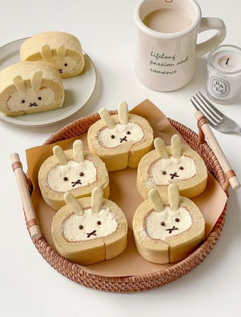 Kawaii Cooking, Cute Baking, Pretty Dessert, Milk Shakes, Roll Cake, Köstliche Desserts, Kawaii Food, Cute Desserts, Cute Cakes