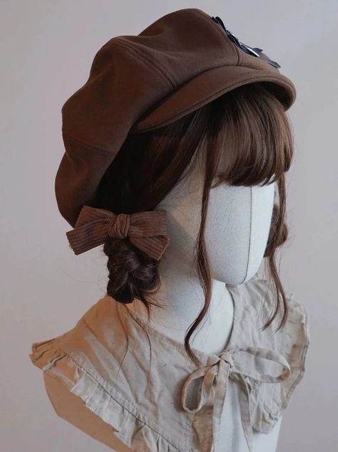 ❤︎Brown leather buckle casket❤︎ This item will take 1-2 weeks to ship. Medival Hat, Long Vintage Hairstyles, 1800s Hats, Brown Aesthetic Clothes, Honeycore Aesthetic Outfits, Dark Academia Hat, Character With Hat, Brown Beret, Scottish Hat