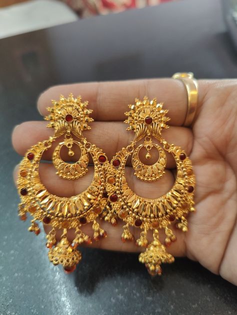 Mangtika Gold Design, Jhumki Designs Gold, Chandbali Earrings Gold, Mech Arena, Fashion Jewelry Necklaces Gold, Simple Bridal Jewelry, Unique Gold Jewelry Designs, Bridal Jewelry Sets Brides, Wedding Jewelry Sets Bridal Jewellery