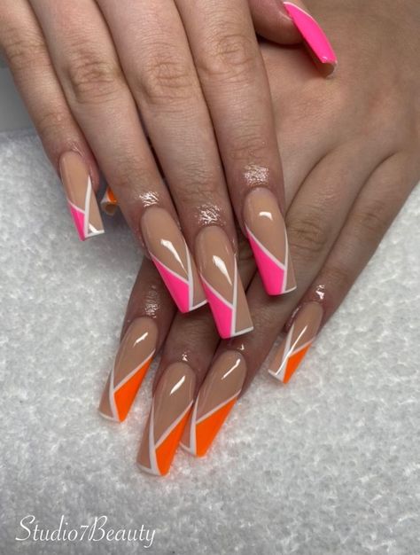 Neon Acrylic Nails Designs, Neon Orange Acrylic Nails, Orange Nails Neon, Pink Orange Nails, Orange And Pink Nails, Nail Art Trending, Pink And Orange Nails, Orange Acrylic Nails, Neon Acrylic Nails